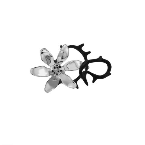 Made for one person in the world – them: Thorn And Flower Collection Six Petals Connect