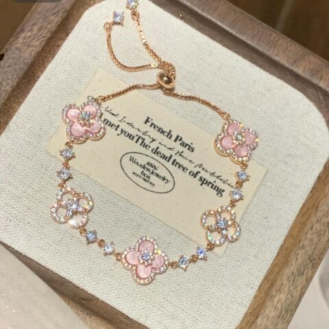 Elegant Pink Four-Leaf Flower Bracelet – Adjustable Rose Gold Chain